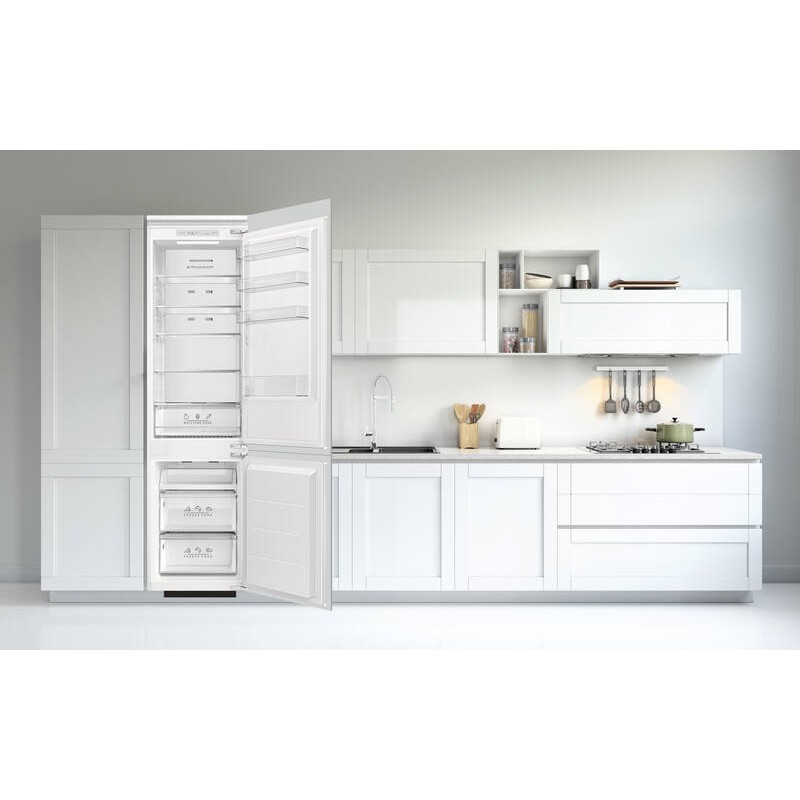 White CBNF190BI 300L FrigeluX Built-in Combinated Refrigerator